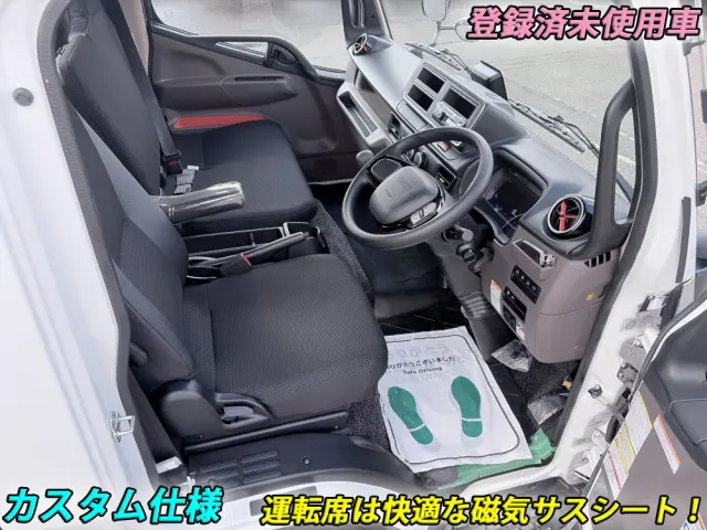 三菱 キャンター 2PG-FEB90(2WD)の写真4