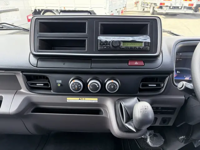 三菱 キャンター 2PG-FEB90(2WD)の写真43