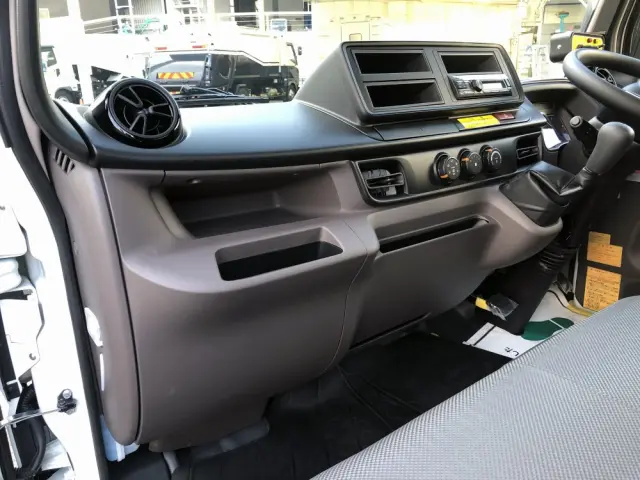 三菱 キャンター 2RG-FEAV0(2WD)の写真43