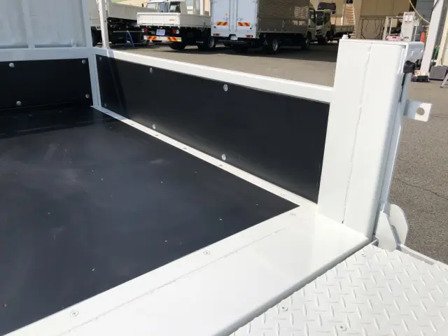三菱 キャンター 2RG-FBA20(2WD)の写真15