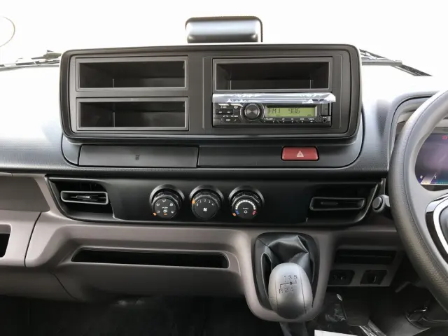 三菱 キャンター 2RG-FBA20(2WD)の写真39