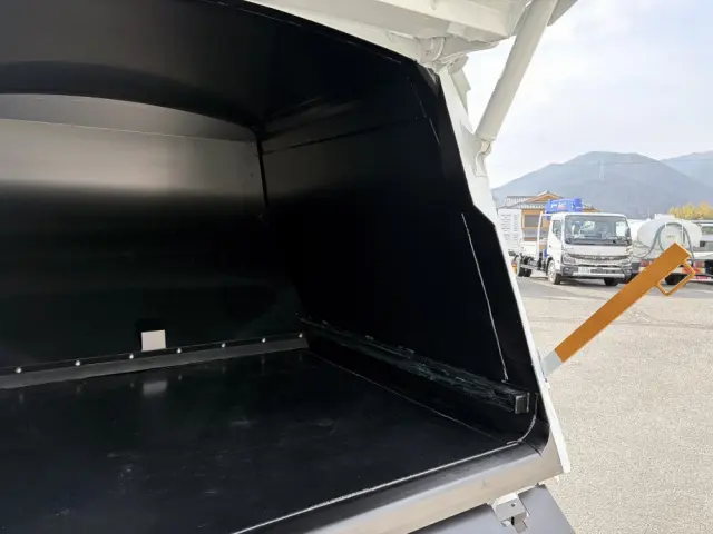 三菱 キャンター 2RG-FEAV0(2WD)の写真16