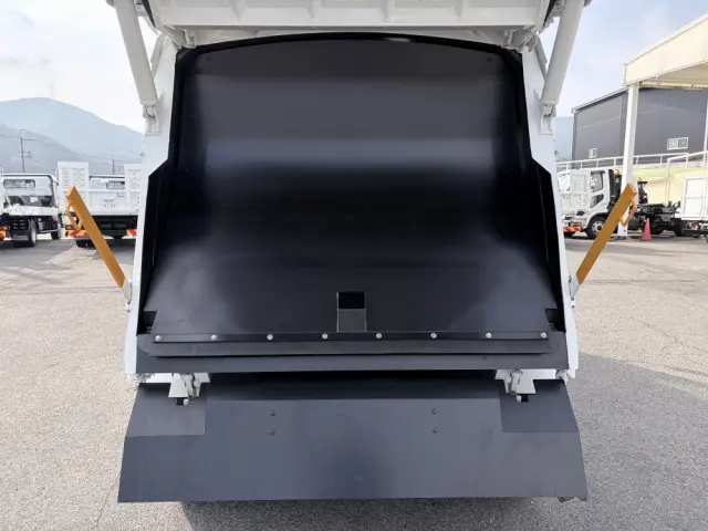 三菱 キャンター 2RG-FEAV0(2WD)の写真19