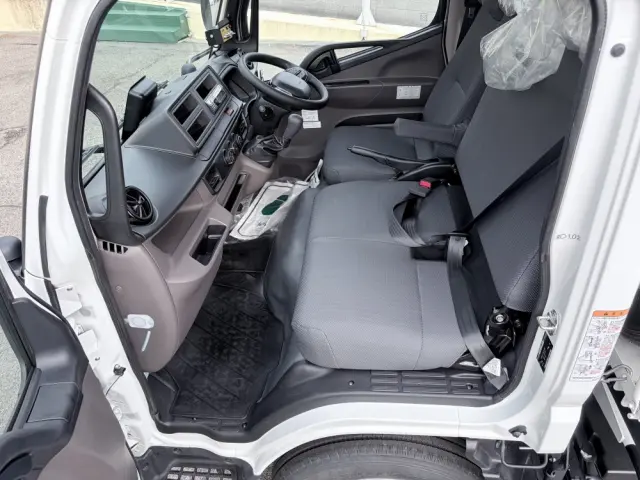 三菱 キャンター 2RG-FEAV0(2WD)の写真37