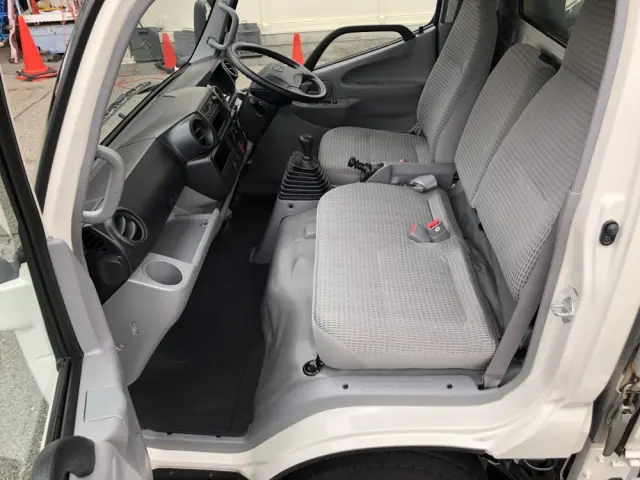 日野 デュトロ TKG-XZU605M(2WD)の写真37