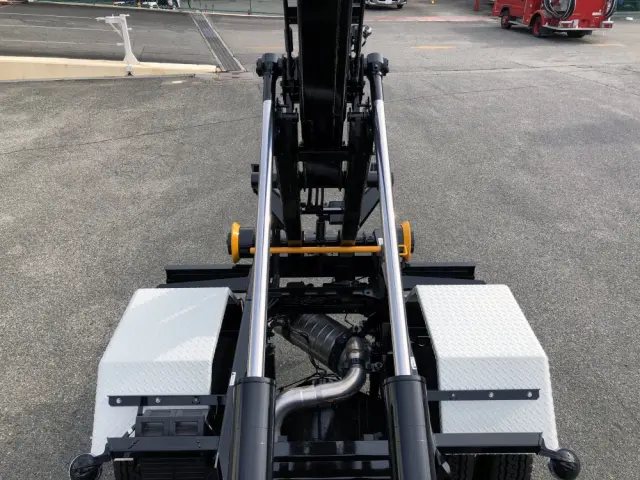 三菱 キャンター 2RG-FBAV0(2WD)の写真16