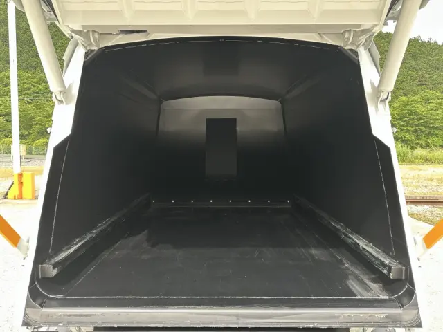 三菱 キャンター 2RG-FEAV0(2WD)の写真8