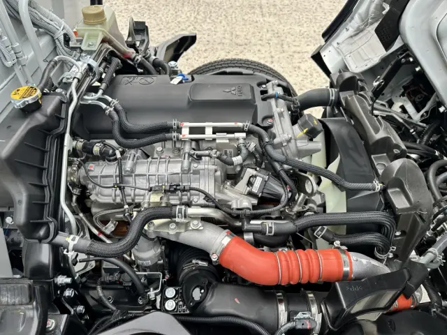 三菱 キャンター 2RG-FEAV0(2WD)の写真10