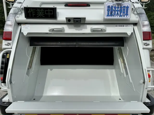 三菱 キャンター 2RG-FEAV0(2WD)の写真11