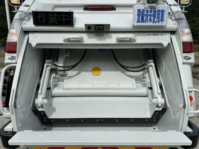 三菱 キャンター 2RG-FEAV0(2WD)の写真12