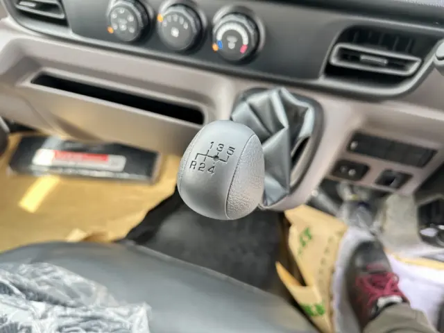 三菱 キャンター 2RG-FEAV0(2WD)の写真40