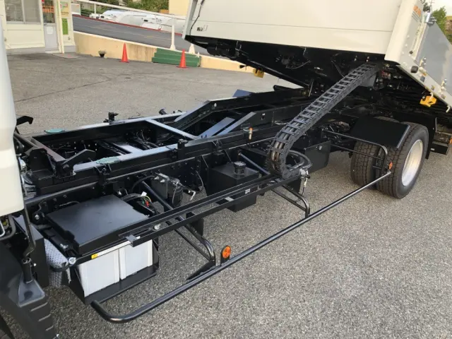 三菱 キャンター 2PG-FEB90(2WD)の写真24