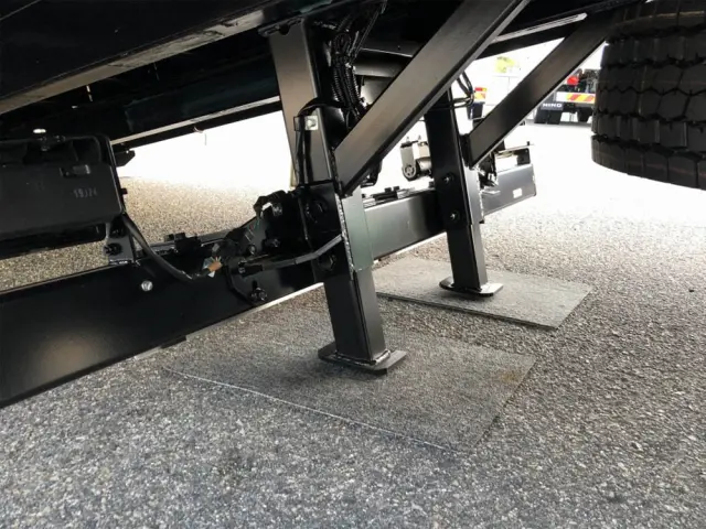 三菱 キャンター 2PG-FEB90(2WD)の写真27