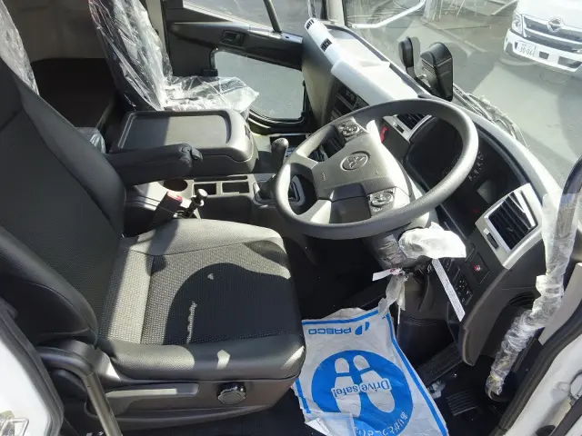 三菱 ファイター 2KG-FK62FZ(2WD)の写真4