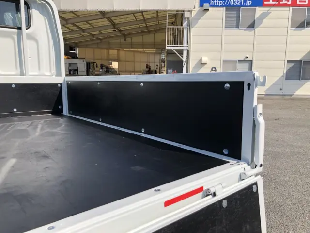 三菱 キャンター 2RG-FBA20(2WD)の写真14