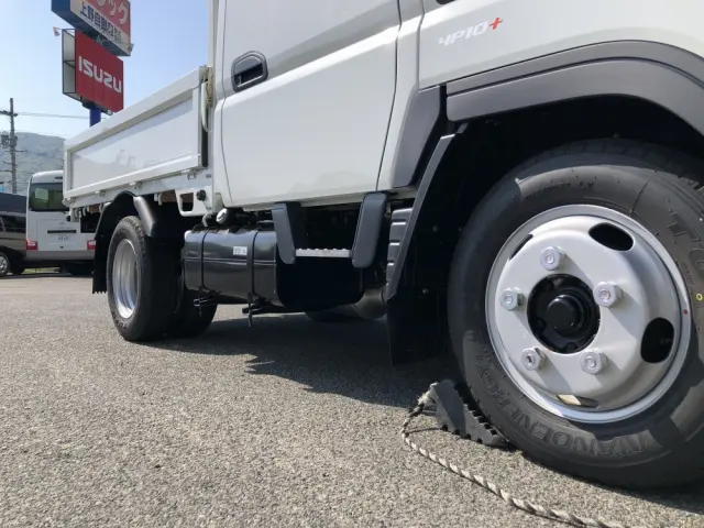 三菱 キャンター 2RG-FBA20(2WD)の写真18