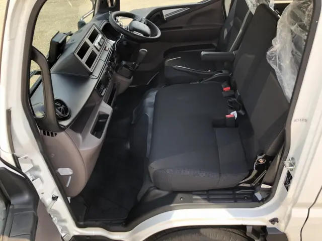 三菱 キャンター 2RG-FBA20(2WD)の写真28