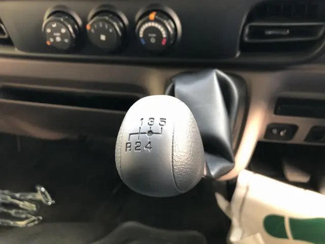 三菱 キャンター 2RG-FBA20(2WD)の写真33