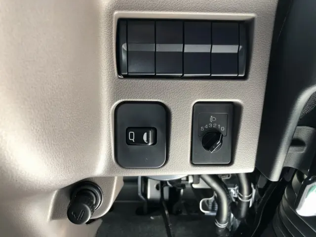 三菱 キャンター 2RG-FBA20(2WD)の写真34