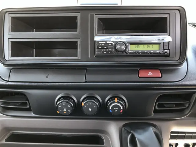 三菱 キャンター 2RG-FBA20(2WD)の写真35