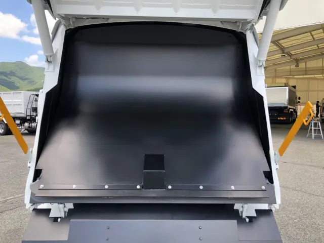 三菱 キャンター 2RG-FEAV0(2WD)の写真19