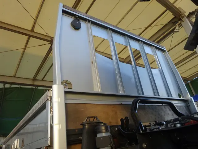 いすゞ エルフ 2RG-NPR88AR(2WD)の写真16