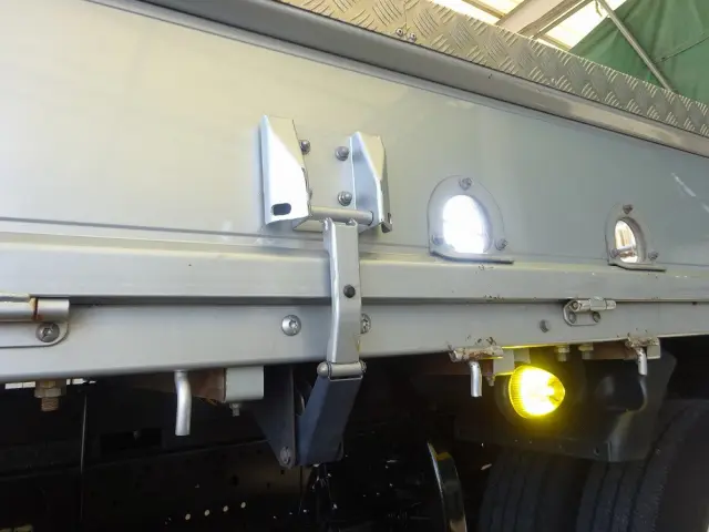 いすゞ エルフ 2RG-NPR88AR(2WD)の写真17