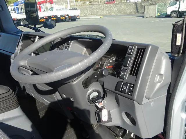 いすゞ エルフ 2RG-NPR88AR(2WD)の写真34