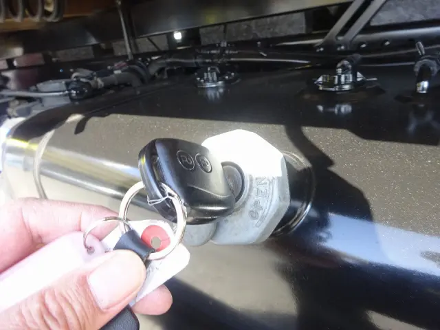 いすゞ エルフ 2RG-NPR88AR(2WD)の写真45