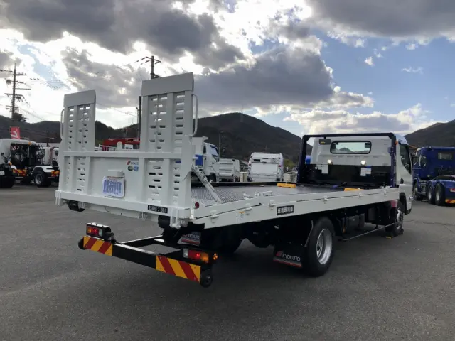 三菱 キャンター 2PG-FEB80(2WD)の写真2