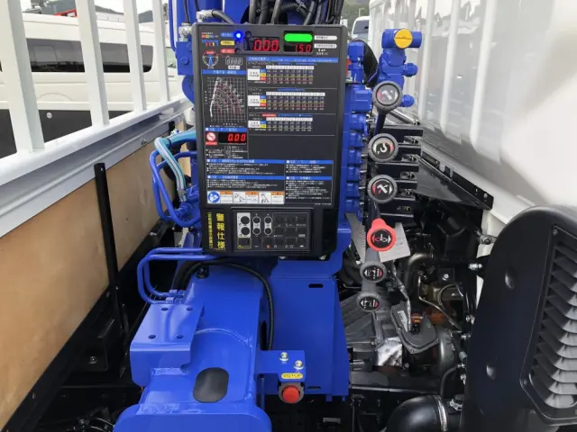 三菱 キャンター 2PG-FEB90(2WD)の写真17