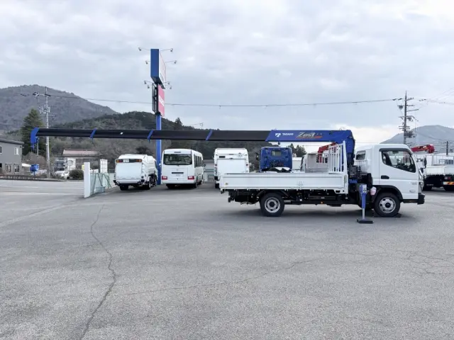 三菱 キャンター 2PG-FEB90(2WD)の写真7