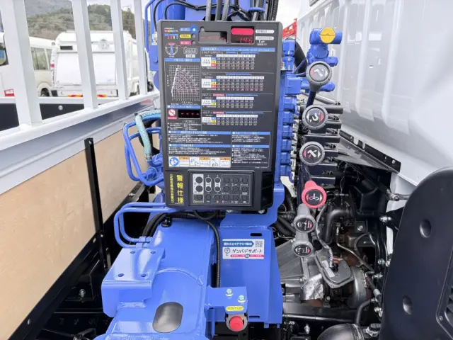 三菱 キャンター 2PG-FEB90(2WD)の写真16