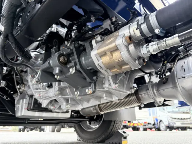 三菱 キャンター 2PG-FEB90(2WD)の写真33