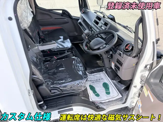 三菱 キャンター 2PG-FEB90(2WD)の写真4
