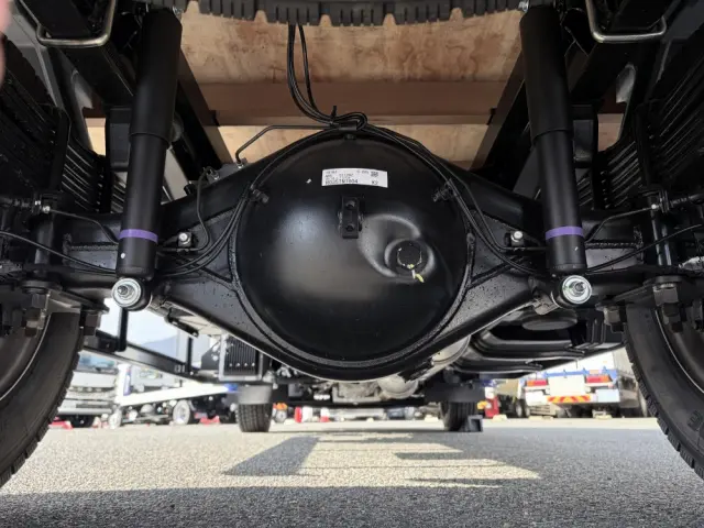 三菱 キャンター 2PG-FEB90(2WD)の写真9