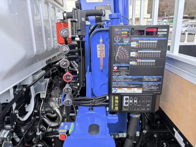 三菱 キャンター 2PG-FEB90(2WD)の写真18