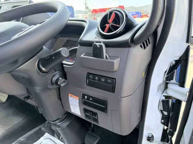 三菱 キャンター 2PG-FEB90(2WD)の写真41