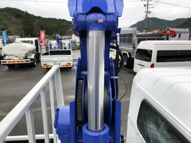 三菱 キャンター 2PG-FEB90(2WD)の写真14