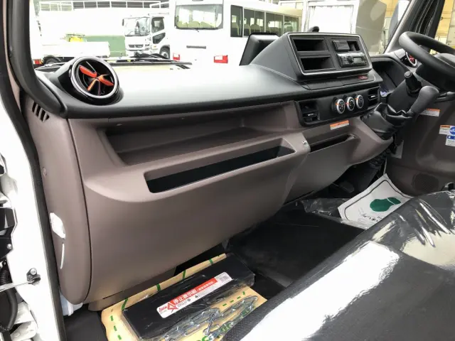 三菱 キャンター 2PG-FEB90(2WD)の写真44