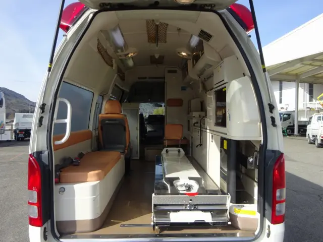 トヨタ ハイエース CBF-TRH226S(4WD)の写真7