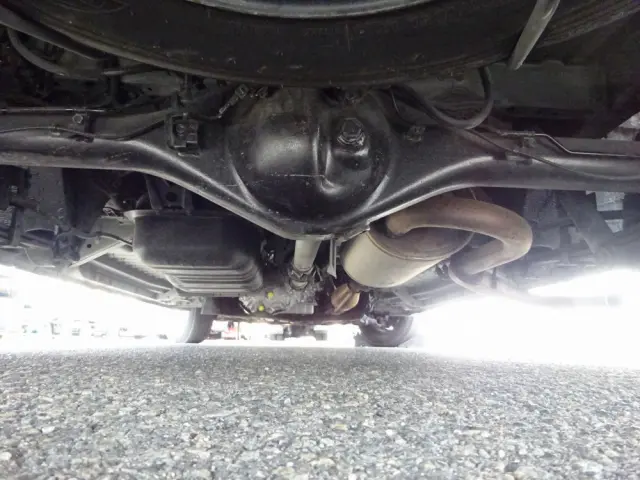 トヨタ ハイエース CBF-TRH226S(4WD)の写真9