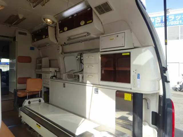 トヨタ ハイエース CBF-TRH226S(4WD)の写真18