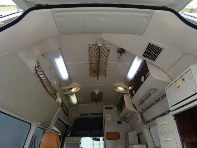 トヨタ ハイエース CBF-TRH226S(4WD)の写真19