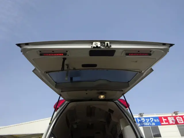 トヨタ ハイエース CBF-TRH226S(4WD)の写真24