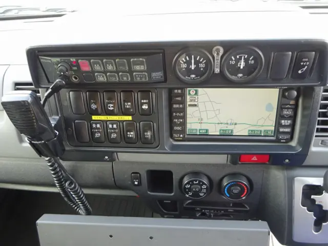 トヨタ ハイエース CBF-TRH226S(4WD)の写真35