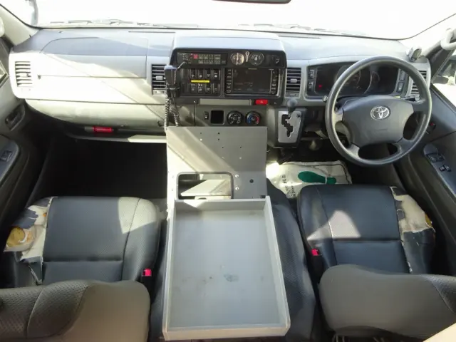トヨタ ハイエース CBF-TRH226S(4WD)の写真38