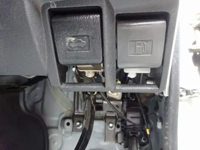 トヨタ ハイエース CBF-TRH226S(4WD)の写真40