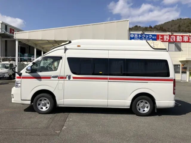 トヨタ ハイエース CBF-TRH226S(4WD)の写真12