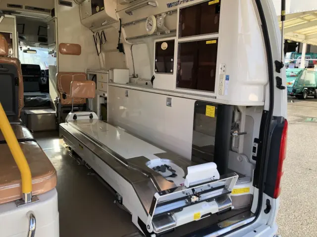 トヨタ ハイエース CBF-TRH226S(4WD)の写真21